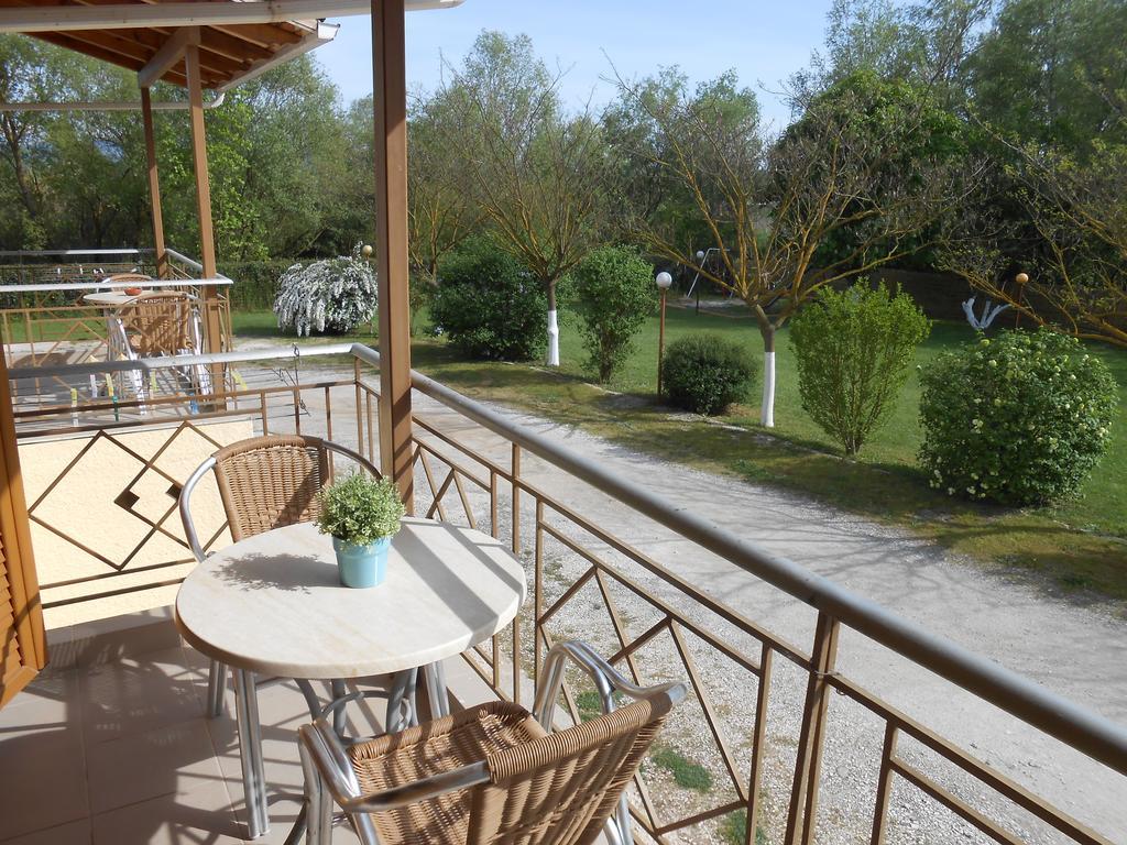 Zisis Garden Studios Ioannina Exterior foto