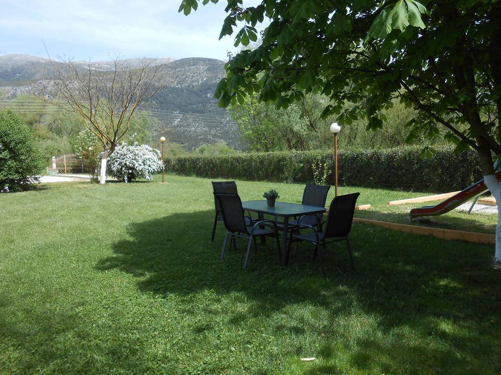 Zisis Garden Studios Ioannina Exterior foto