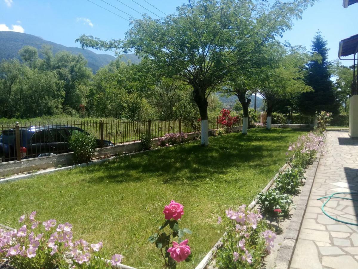 Zisis Garden Studios Ioannina Exterior foto